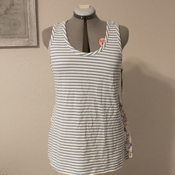 NWT Mixed Media Top - Picture 4 of 6